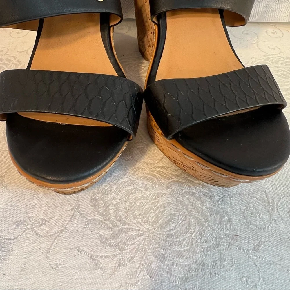 Coconuts by Matisse Black & Tan Wedge Strap Vegan Sandals 6M